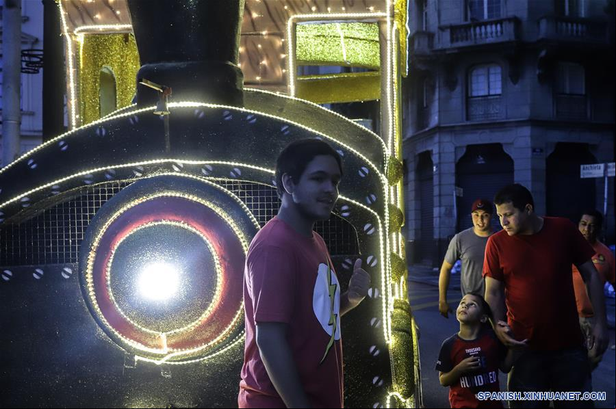 BRASIL-SAO PAULO-NAVIDAD-DESFILE