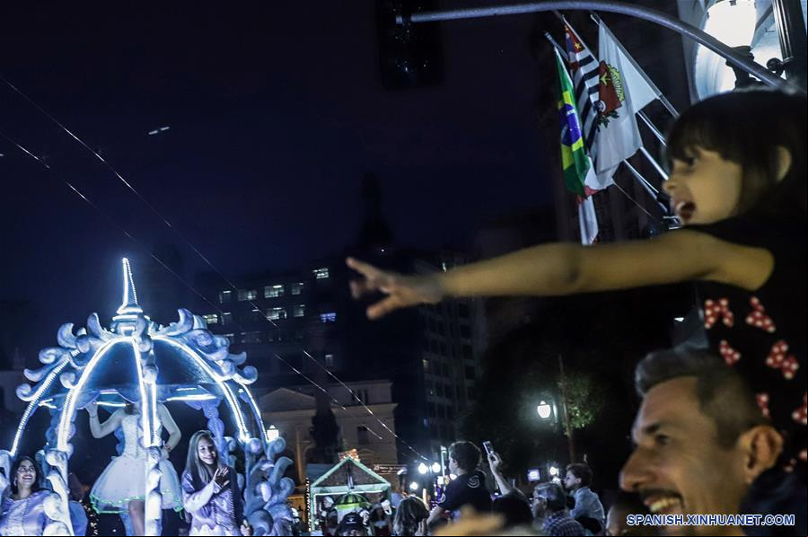 BRASIL-SAO PAULO-NAVIDAD-DESFILE