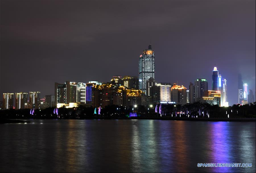 CHINA-GUANGXI-PAISAJE NOCTURNO-SERIE