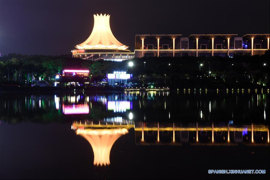 CHINA-GUANGXI-PAISAJE NOCTURNO-SERIE