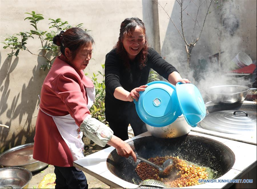 CHINA-GUIZHOU-COMIDA TRADICIONAL
