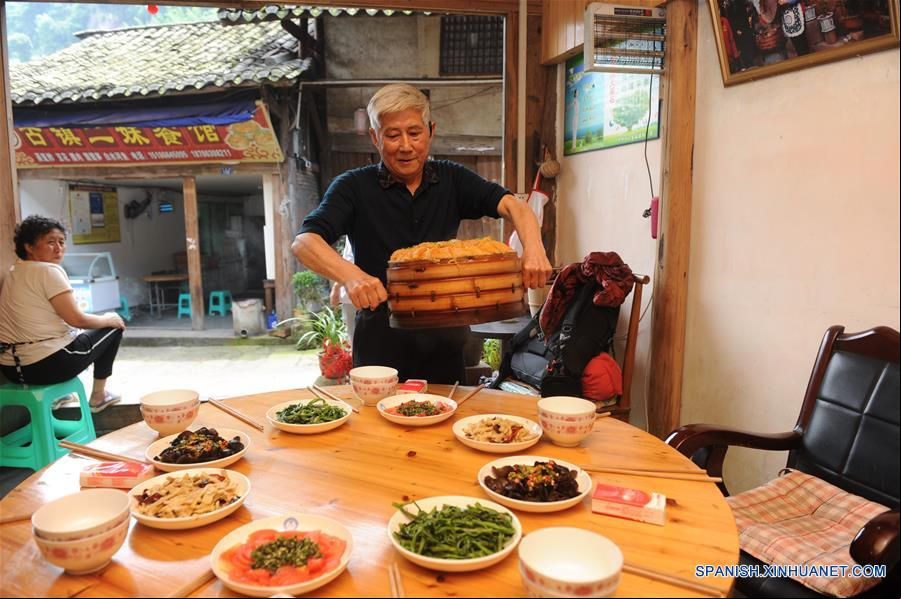 CHINA-GUIZHOU-PLATILLO