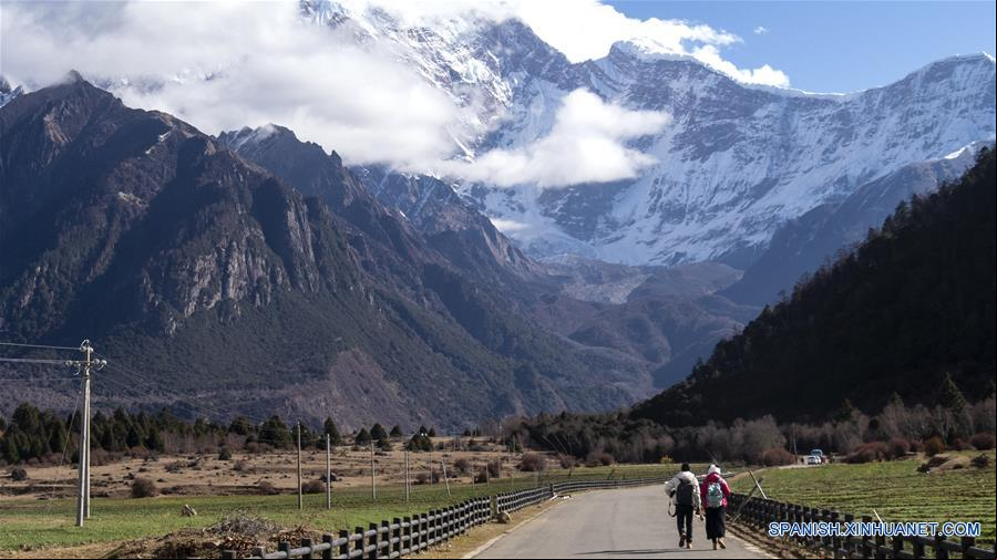 CHINA-TIBET-NYINGCHI-INVIERNO-PAISAJE