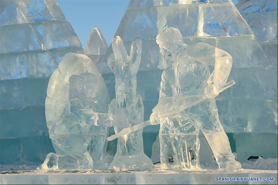 CHINA-MONGOLIA INTERIOR-HULUN BUIR-ESCULTURA DE NIEVE