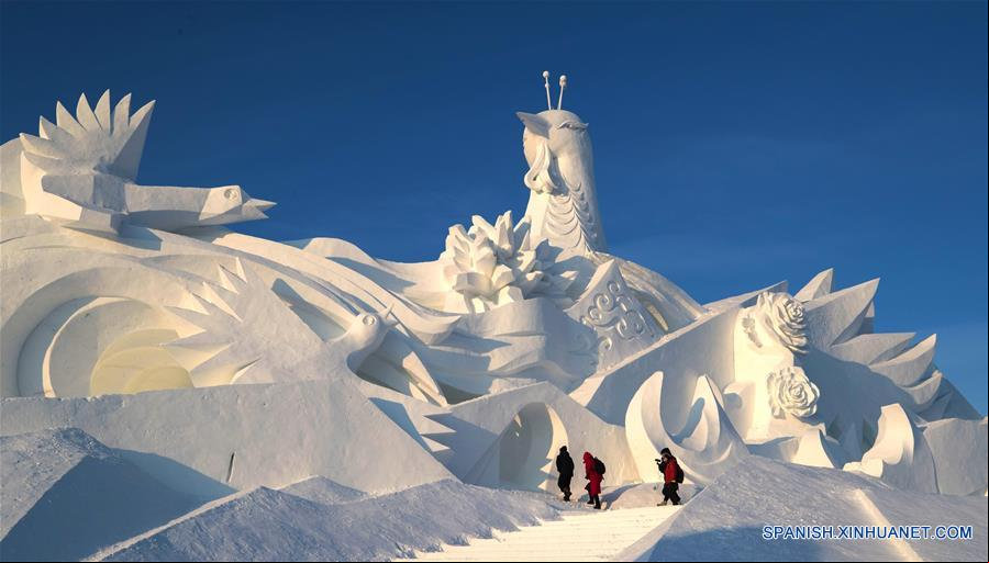 CHINA-HEILONGJIANG-HARBIN-EXPOSICION DE ARTE DE ESCULTURA DE NIEVE