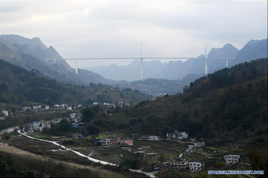 CHINA-GUIZHOU-PUENTE PINGTANG