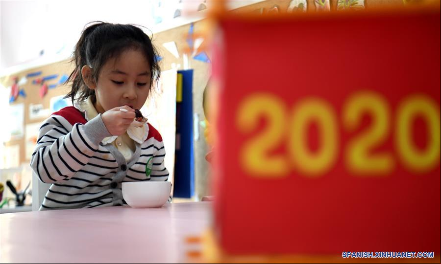 CHINA-SHIJIAZHUANG-FESTIVAL LABA-JARDIN DE NIÑOS