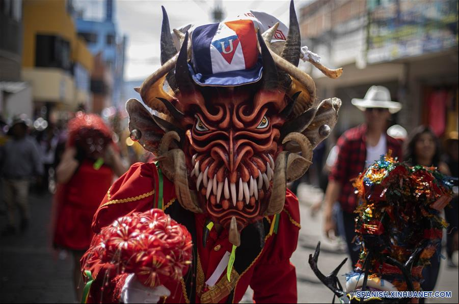 ECUADOR-PILLARO-DIABLADA