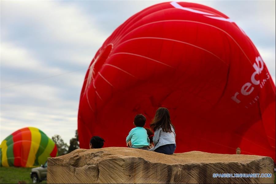 AUSTRALIA-CANBERRA-GLOBO ESPECTACULAR