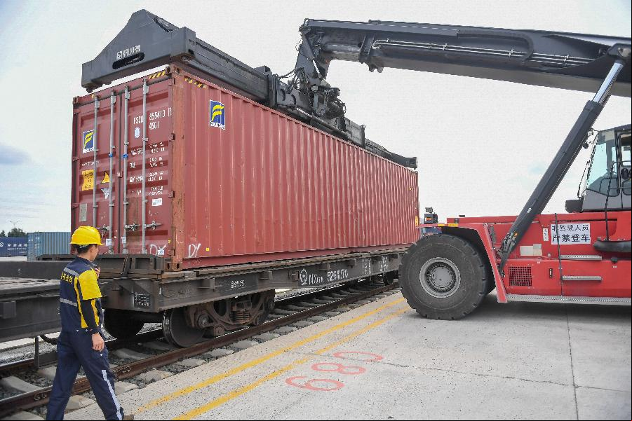 Comercio exterior de China aumenta 7,5 % en tercer trimestre