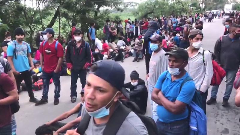 Más de 2.000 hondureños salen en nueva caravana rumbo a EE.UU.