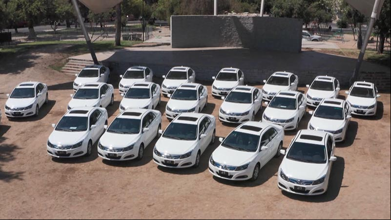 Chile presenta programa para incentivar electromovilidad con taxis eléctricos chinos