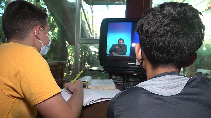 Cuba recurre a clases por televisión por rebrote de COVID-19