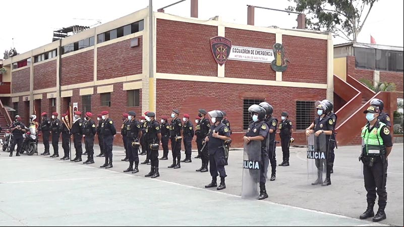Perú despliega 70.000 policías para garantizar cumplimiento de cuarentena en Semana Santa