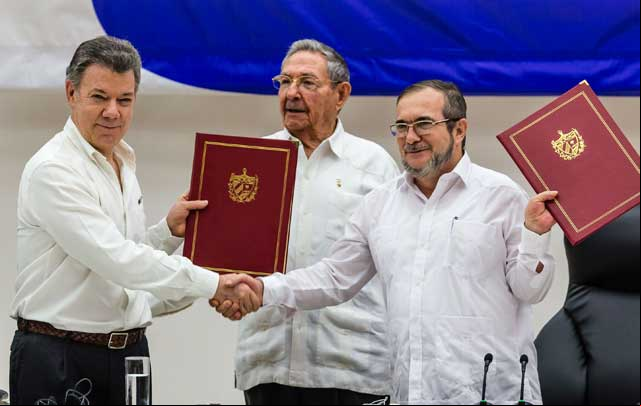 Presidente colombiano gana Premio Nobel de Paz por esfuerzos para terminar conflicto en país