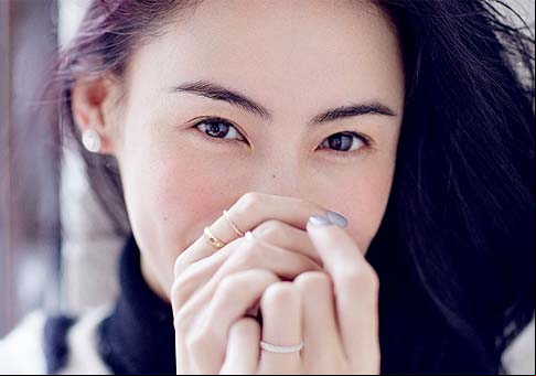 Cecilia Cheung posa para revista