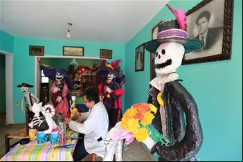 Las "Catrinas" para la celebración del Día de Muertos en México