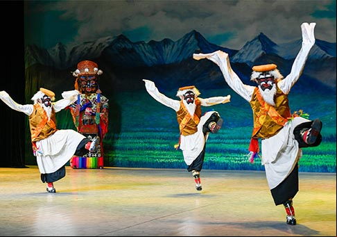 Tíbet:  de compañía de ópera tibetana realizan presentación en Lhasa
