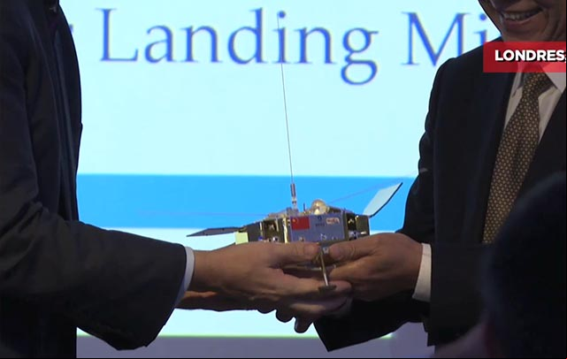 Misión ‘Chang'e 4’ recibe Medalla de Oro de la Real Sociedad Aeronáutica