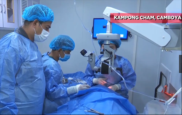 Iniciativa china de la Franja y la Ruta restaura vista de pacientes con cataratas en Camboya