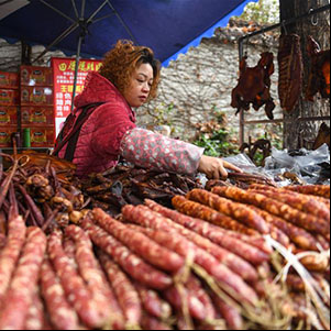 Embutido, alimento popular en Chengdu