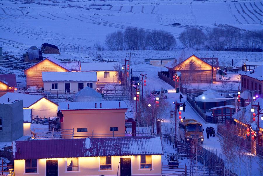 Xinjiang: Paisaje invernal de la aldea de Talat en Koktokay