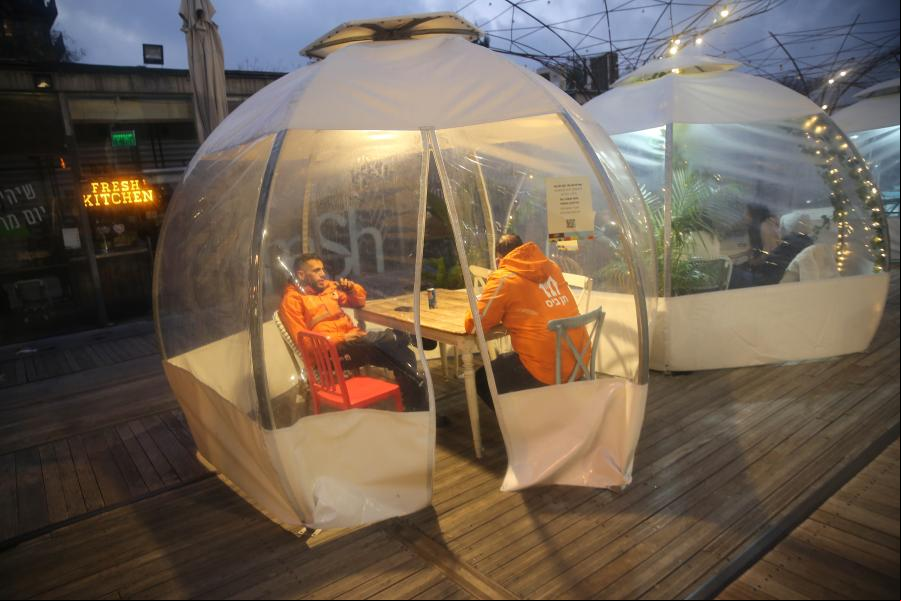Comedor burbuja al aire libre en Jerusalén