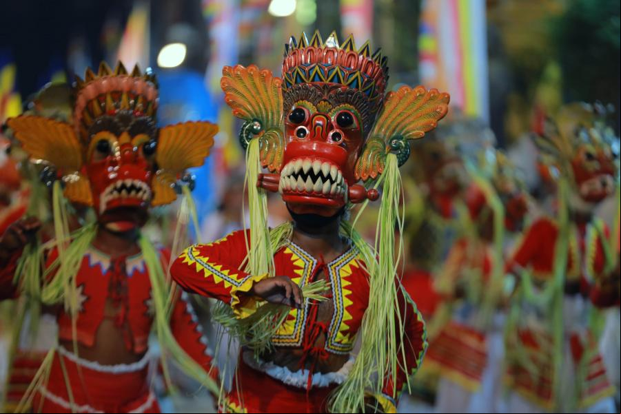 Navam Perahera en Templo Gangaramaya en Sri Lanka